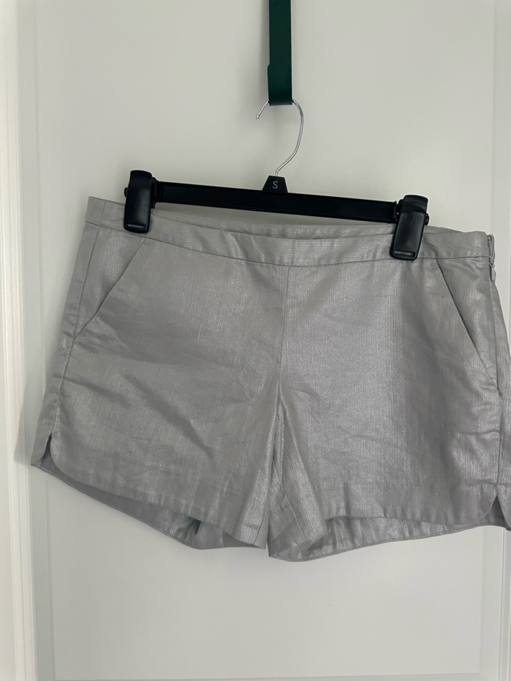 Lilly Pulitzer Women's Silver Casual Shorts EUC